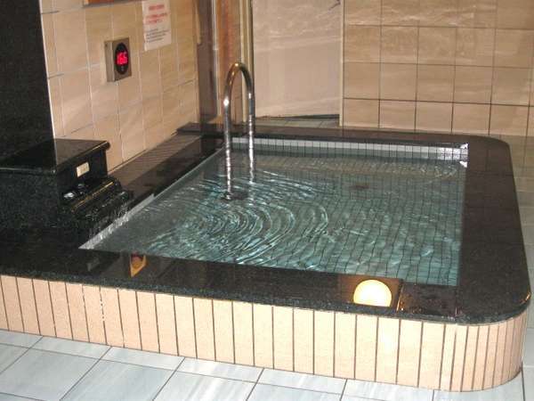 愛知県名古屋「ビーズホテル らくだの湯」水風呂画像